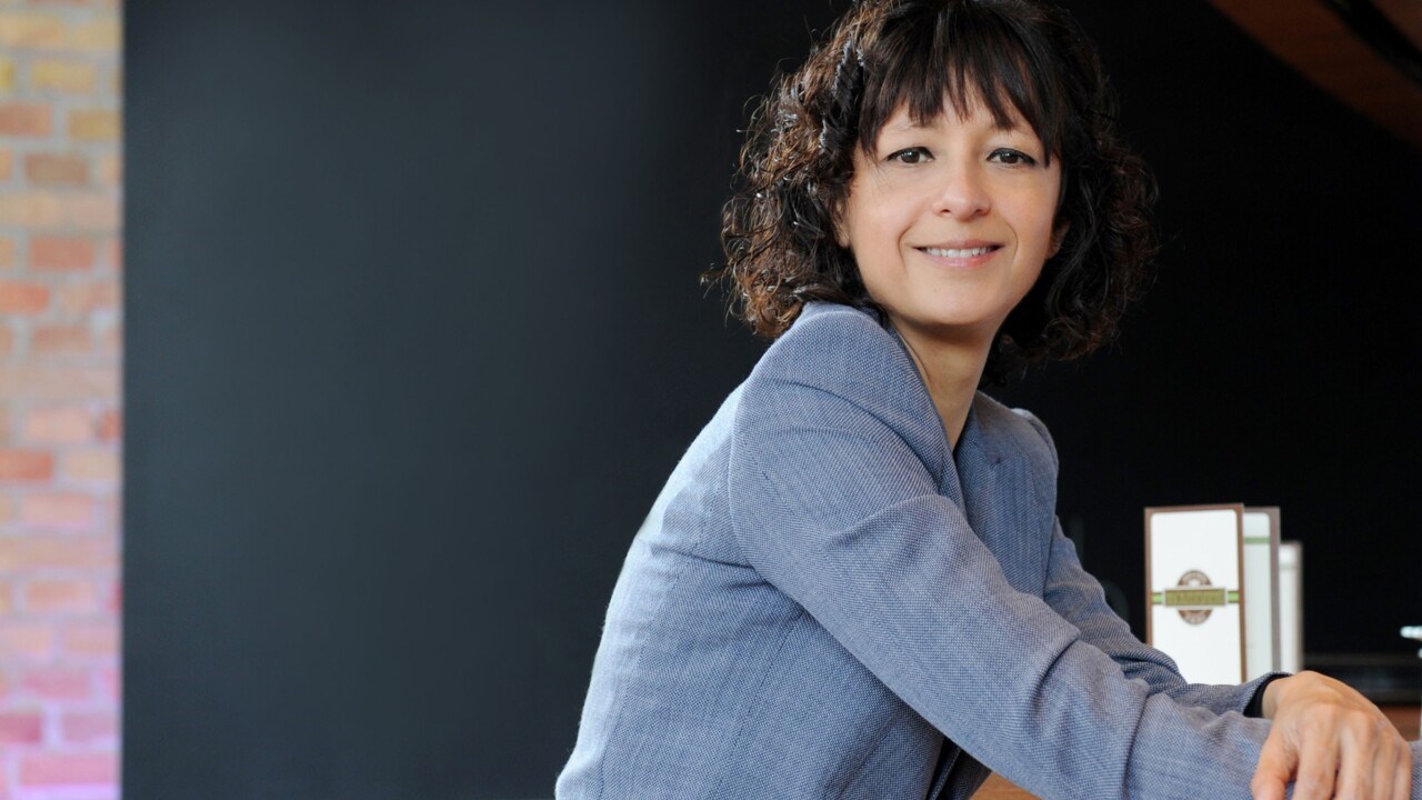 Porträtt bild av Emmanuelle Charpentier