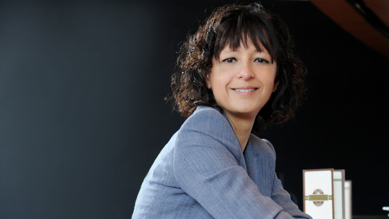 Porträtt bild av Emmanuelle Charpentier