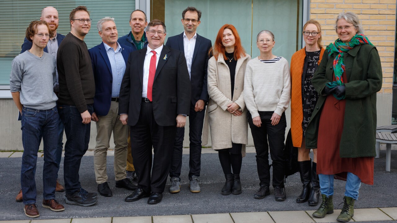 Forskare vid Arktiskt centrum med USAs ambassadör