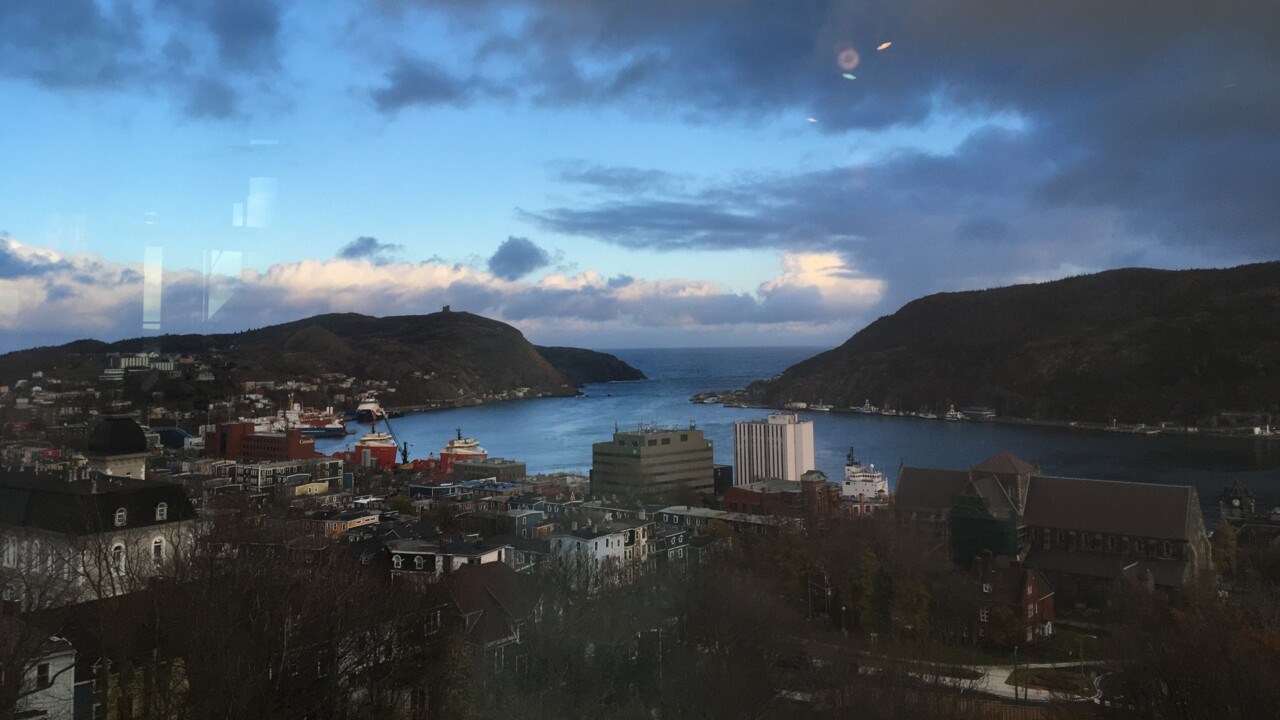 Utsikt över hamnen i Sankt John's, Newfoundland Kanada