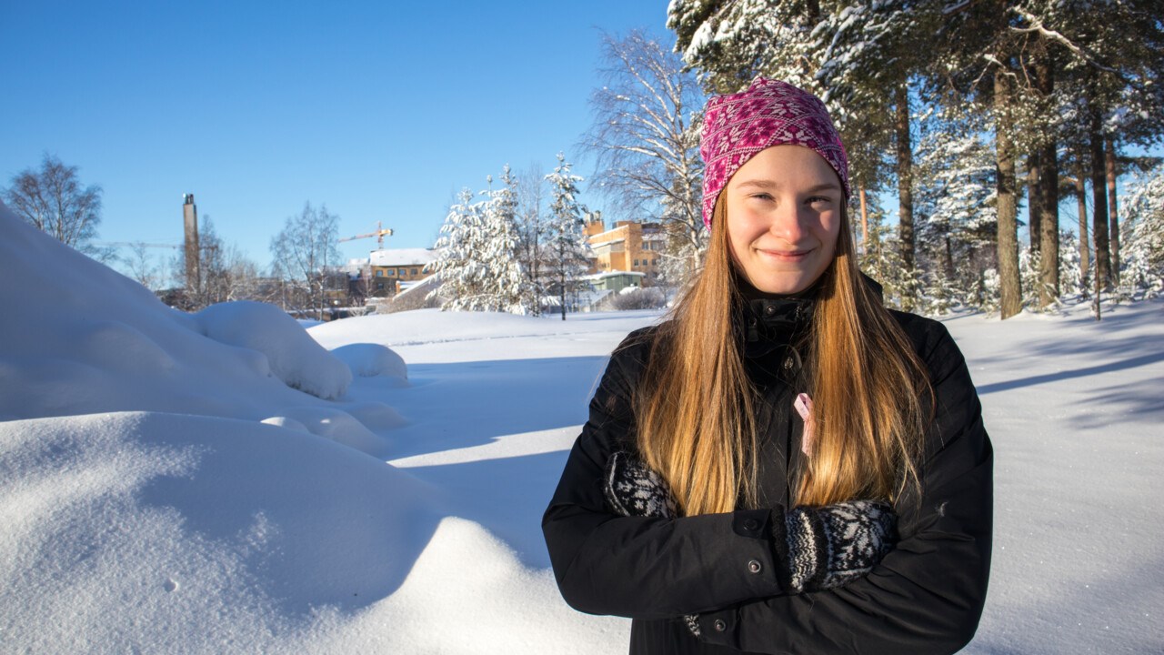 Bild på Klara Yngvesson, blivande civilingenjör i bioteknik och skidorienterare