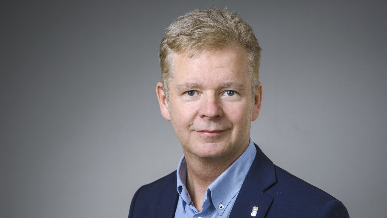 Porträtt på Lars Lustig, ledamot i Universitetsstyrelsen vid Umeå universitet.