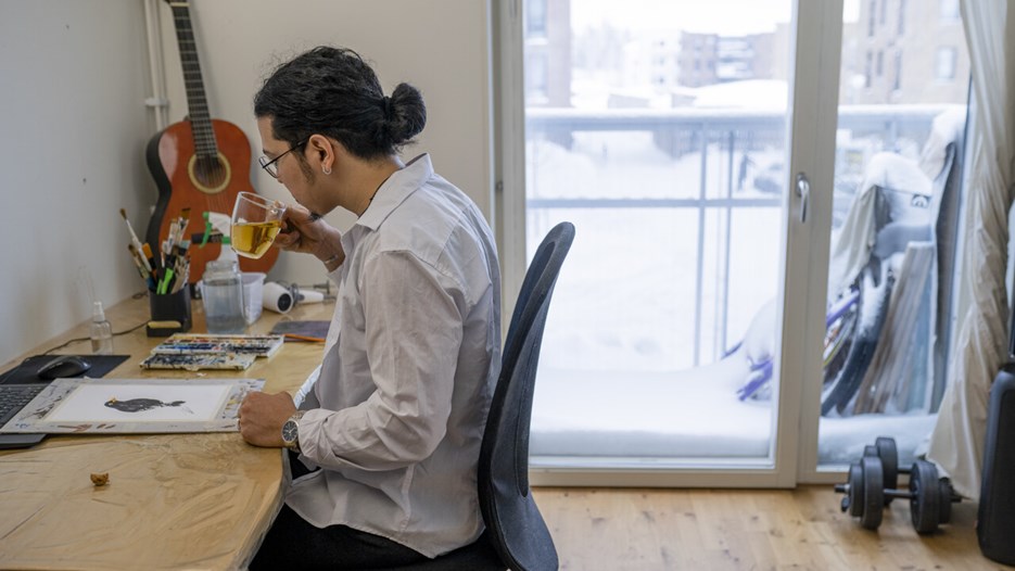 Salehi Mohsen Mohsen Salehi studerar maskinteknik. Fotografierna togs i samband med en porträttserie av studenter som publicerades 2022.