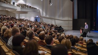 Nobelpristagare Edvard Moser föreläser i Aula Nordica.
