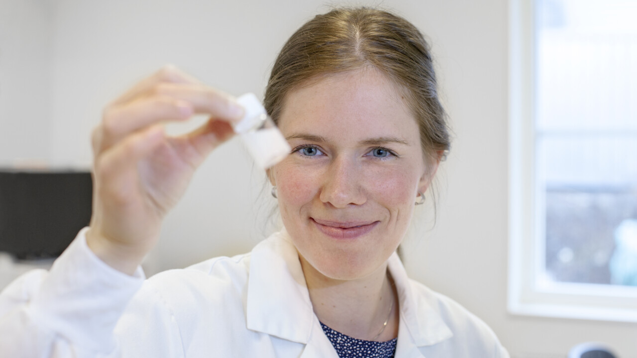 Bild på Nora Ingebrand i labbet på Nordic Biomarker