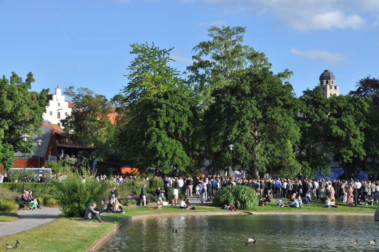 Människor i en park.