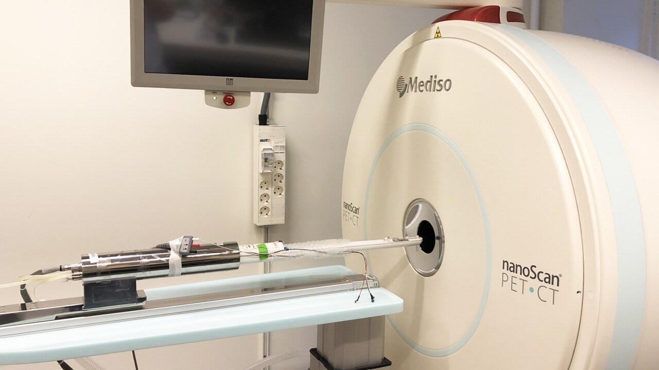 Visar PET/CT instrumentet placerat på UCCB