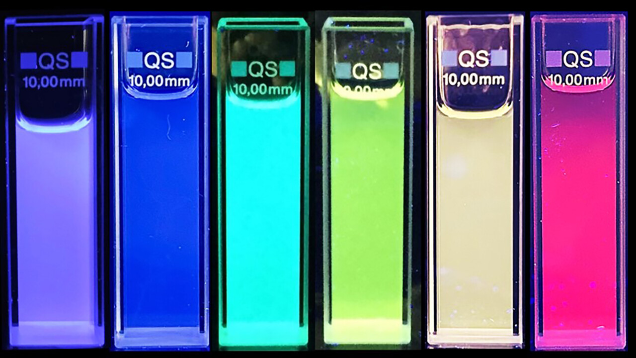 Bild på partiklar i olika färger