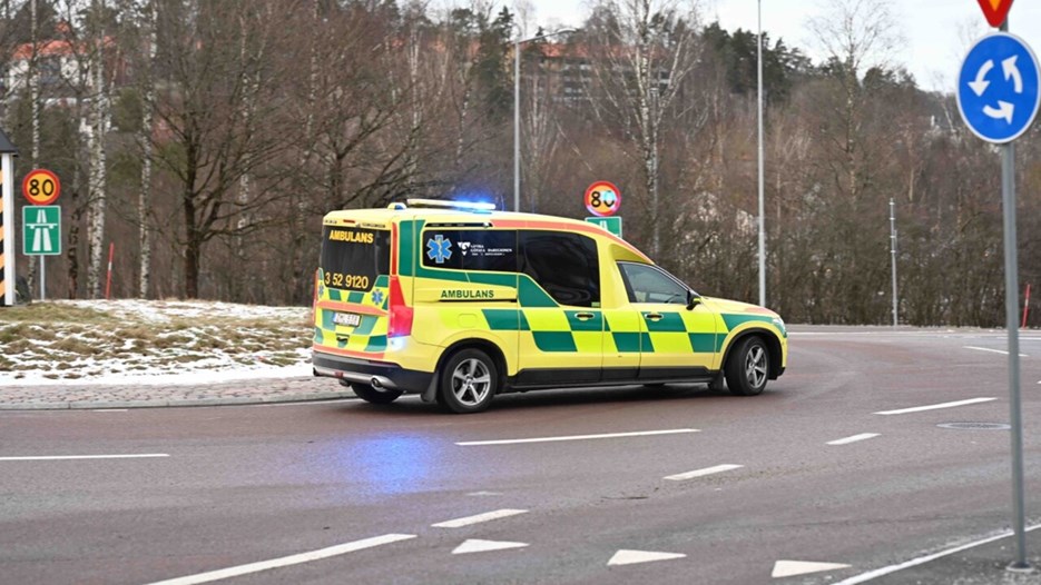Genrebild på ambulans vid utryckning