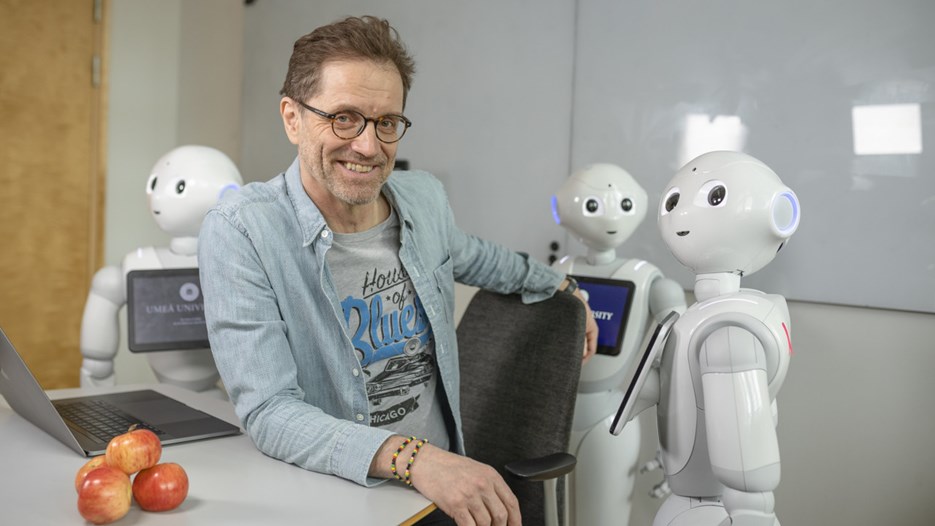 Professor Thomas Hellström