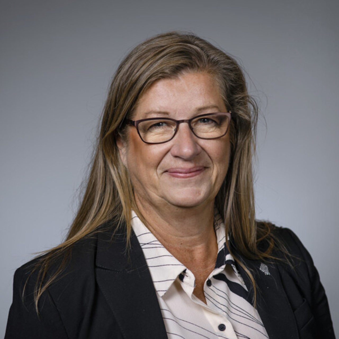 Porträtt på Katrine Riklund, prorektor vid Umeå universitet.