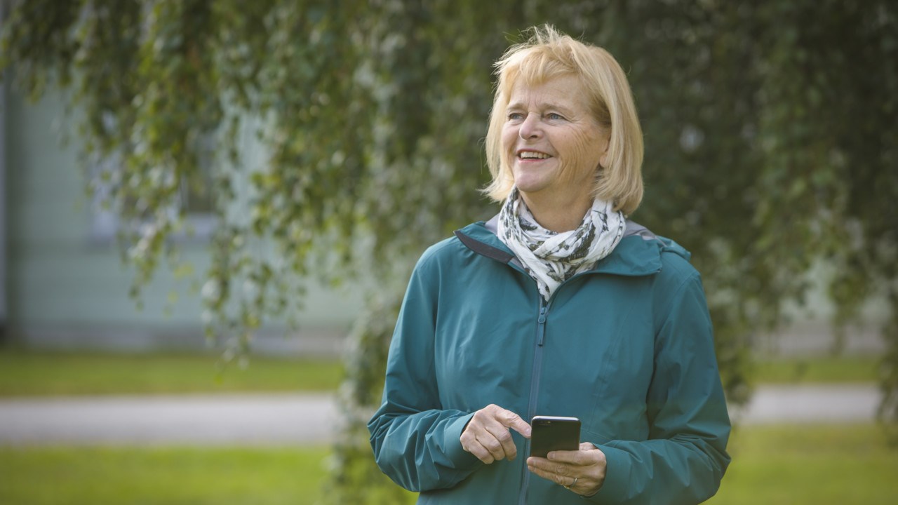 Porträtt av Eva Samuelsson, professor i allmänmedicin, Institutionen för folkhälsa och klinisk medicin, Umeå universitet.