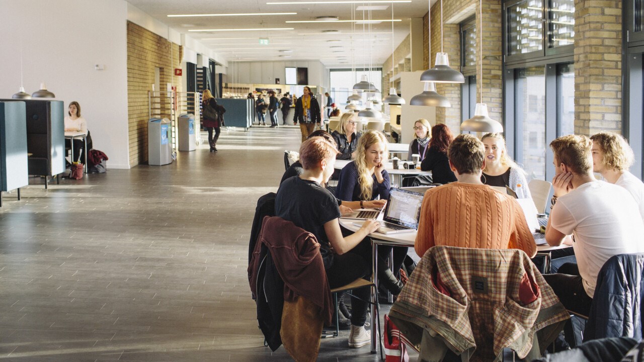 Bild på studenter