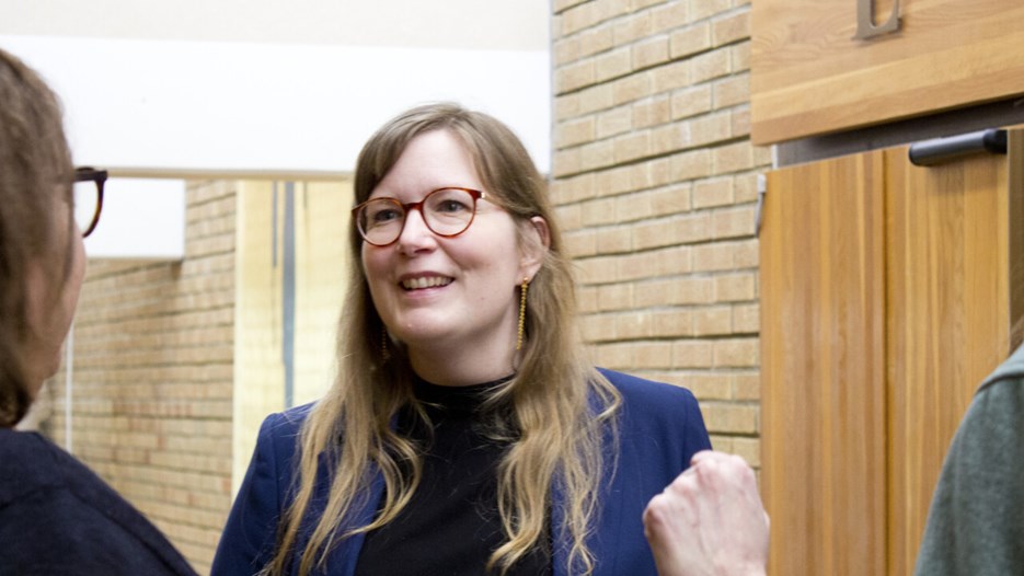Porträtt av Lena Enqvist, forskare vid Juridiska institutionen.