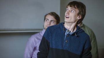 Bild på studenter och teknisk utrustning