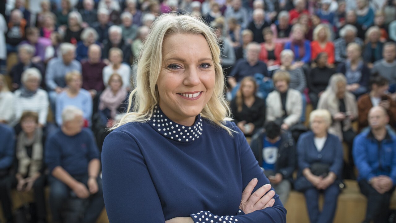 Porträtt på Carina Bergfeldt, reporter vid SVT under besök i Umeå i samband med att hon utsågs till hedersdoktor vid Umeå universitet 2018.