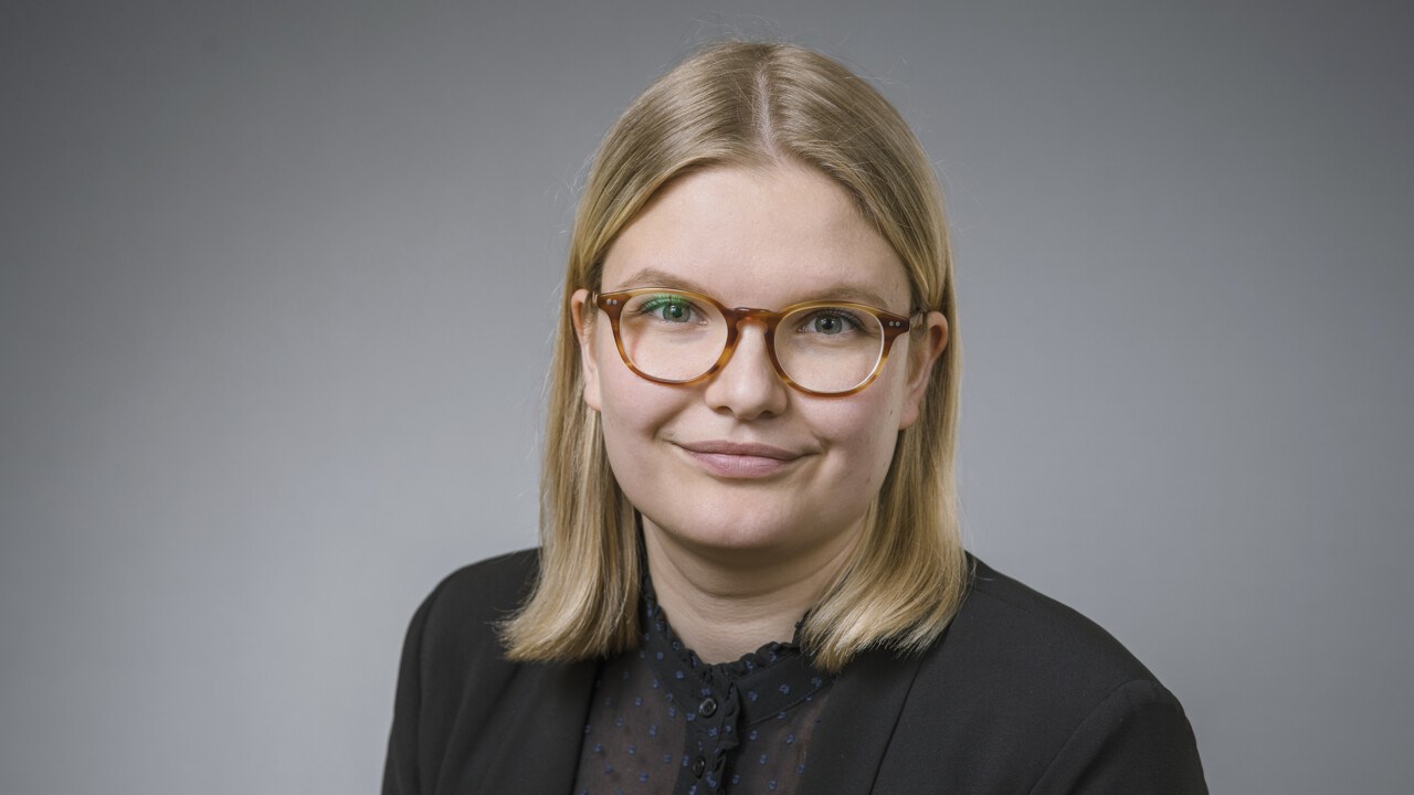 Porträtt på Amanda Vikström, f.d. studentrepresentant i universitetsstyrelsen.