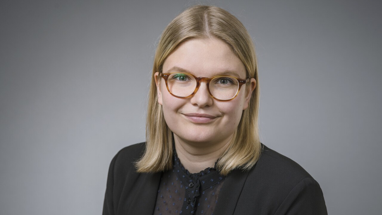 Porträtt på Amanda Vikström, f.d. studentrepresentant i universitetsstyrelsen.