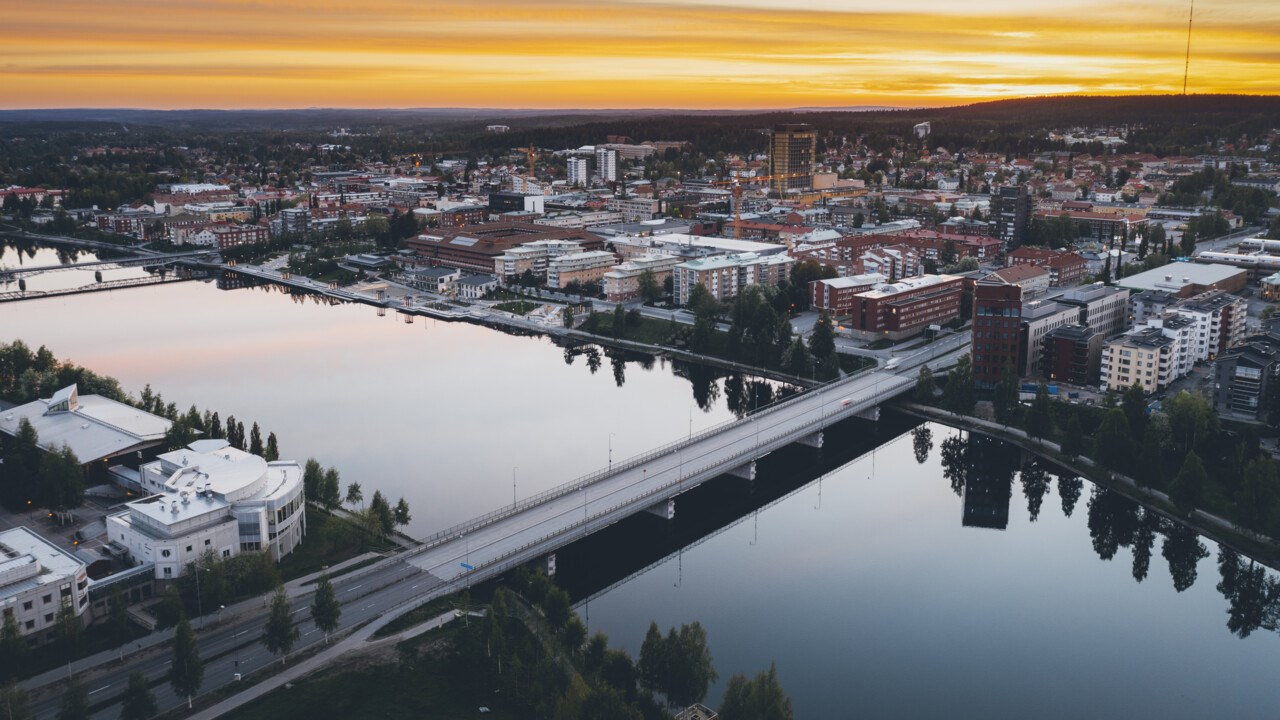 Vy över Skellefteå stad och campus.