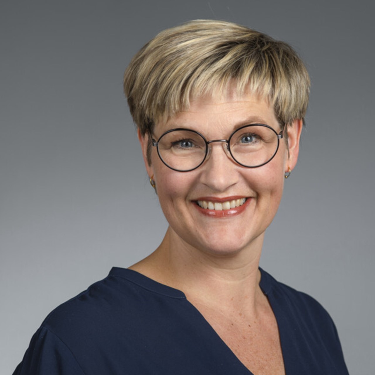 Porträtt på Viktoria Wahlström, forskningsassistent vid Institutionen för folkhälsa och klinisk medicin, Umeå universitet.