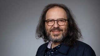 Dieter Müller är professor i kulturgeografi och sedan den 1 juli 2016 vicerektor för forskning och forskarutbildning inom samhällsvetenskap och humaniora. I uppdraget ingår även samverkan och internationalisering inom området.