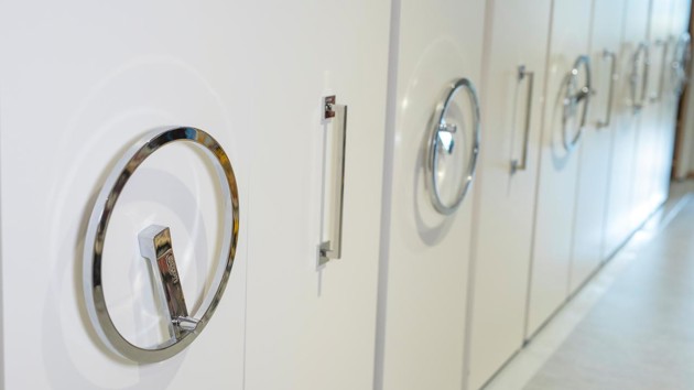 Arkivskåp i närbild.