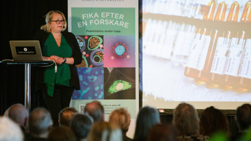 Fika efter en forskare
Vi bjuder på kunskap och fika. Populärvetenskapliga live-sända seminarier ger dig möjlighet att ta del av spännande medicinsk forskning.
Öppna foajen, plan 1 i Väven och distans