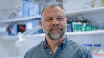 Professor vid Institutionen för molekylärbiologi