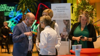 Fika efter en forskare
Vi bjuder på kunskap och fika. Populärvetenskapliga live-sända seminarier ger dig möjlighet att ta del av spännande medicinsk forskning.
Öppna foajen, plan 1 i Väven och distans