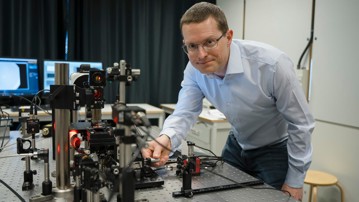 Florian Schmidt
Professor vid Institutionen för tillämpad fysik och elektronik
Roll: Biträdande prefekt