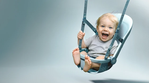 Cheolhun Cheon, Marceli Rogala / Swing – A quick-to-set-up swing, enabling parents to supervise their child while setting up camp.