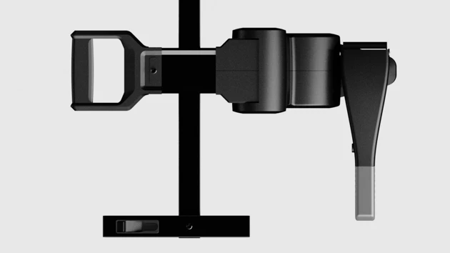 Handle and mechanism honor Thule’s core engineering and design language.