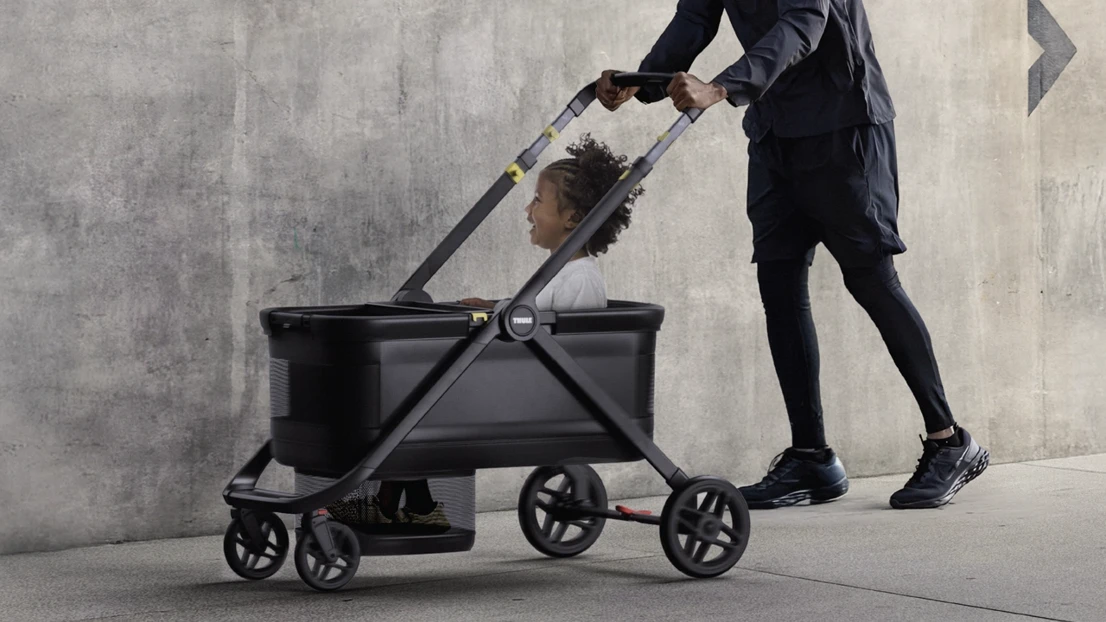 Selin Bakis, Zixin Zhu / Urban-X – A versatile stroller made for transporting  kids and gear during everyday city adventures and errands.