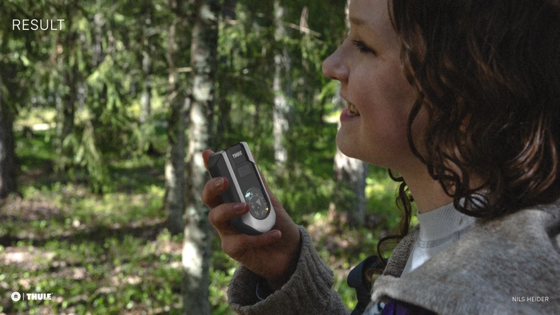 The walkie talkie function ensures to always keep in touch when needed but otherwise stays nonintrusive during the hike.