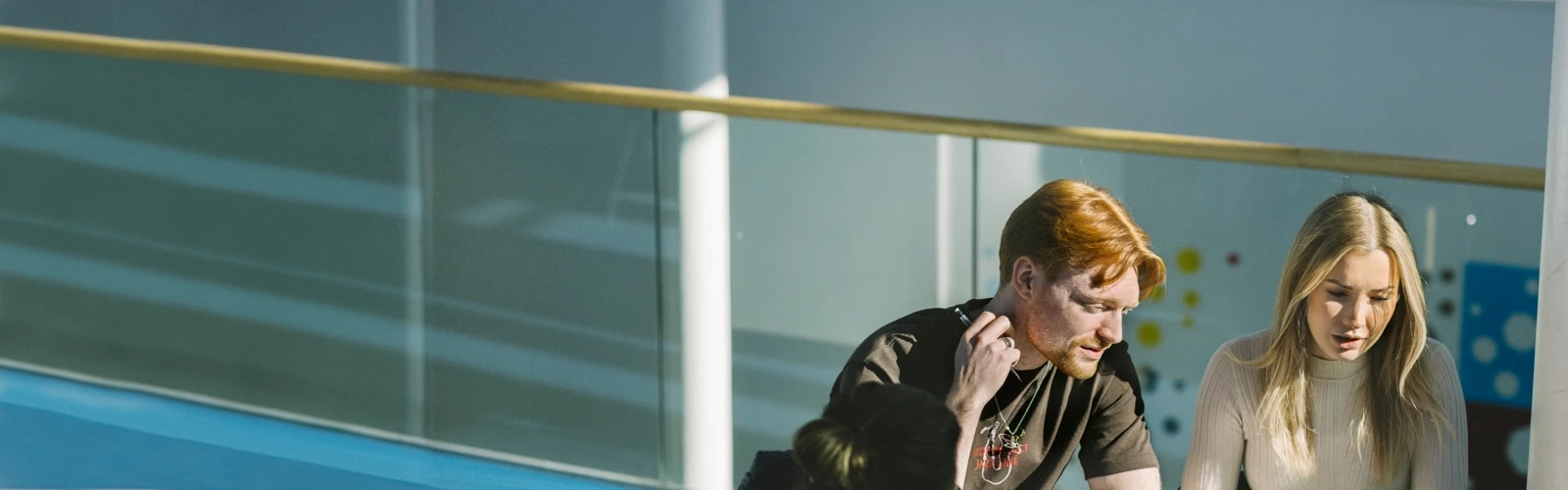 Umeå Universitet, Samhällsvetarhuset. Studenter pluggar.