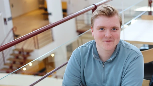 Foto av Elias Lindholm, student på Socionomprogrammet.