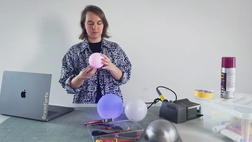 Ilse Pouwels works as an experience designer at Tellart, a design studio that, with the help of technology, creates new ways to experience the world.