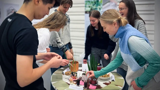 BFA students setting up their exhibition for the Hot Team course on food futures.