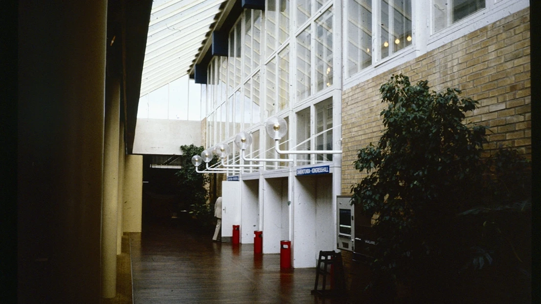 Interiörbild i Universum från husets tidigare år