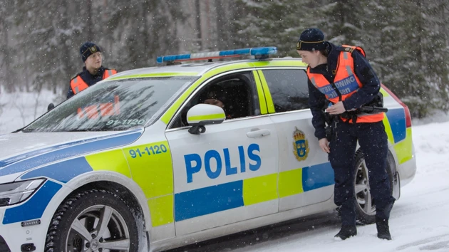 Övning med polisbil på Polisubildningen.