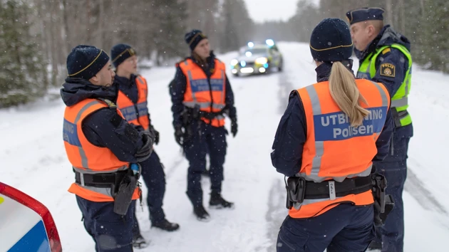 Övning med polisbil vid Polisubildningen.