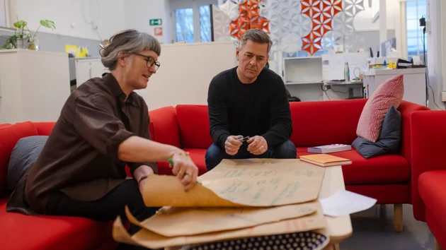 Johan Redström och kollegan Maria Göransdotter på Designhögskolan vid Umeå universitet.