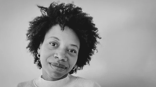 Svartvitt porträttfoto på Sharon Williams