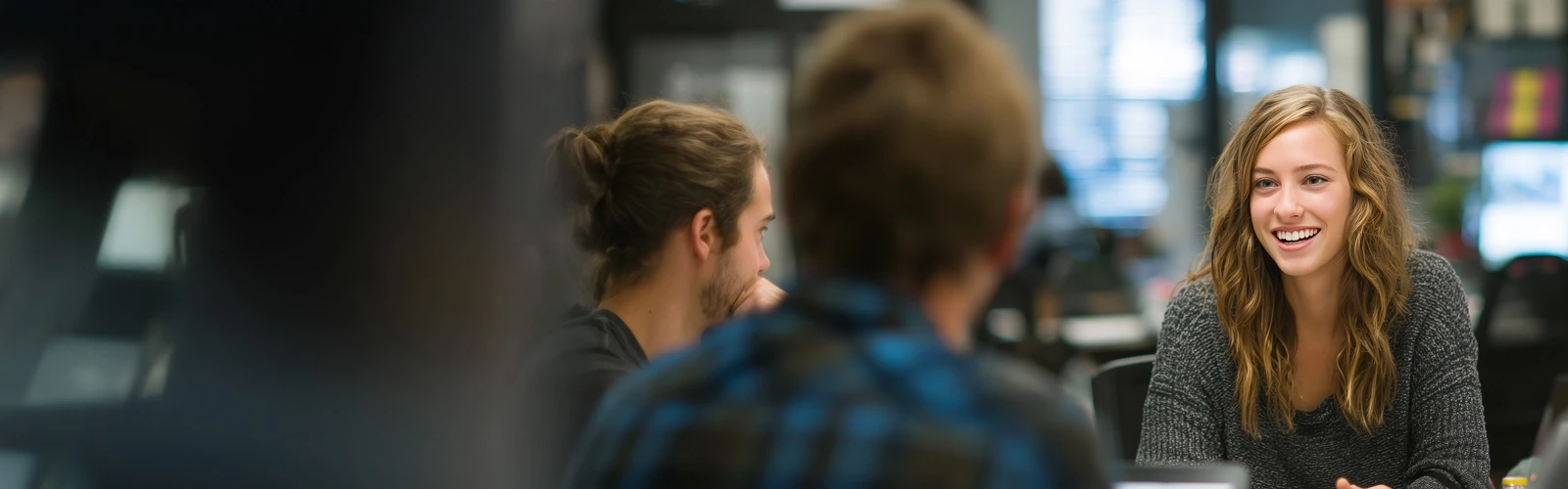 Unga människor på kontor