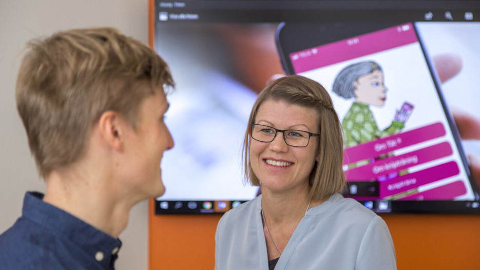 Porträtt på Britta Löfvenberg och Erik Vallgren vid ITS, IT-stöd och systemutveckling