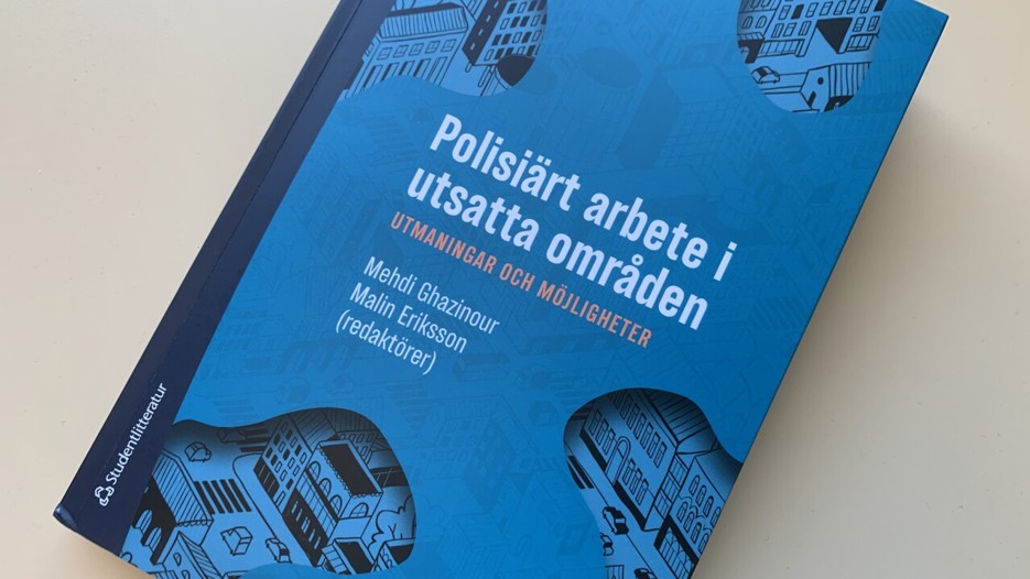 Framsidan på boken Polisiärt arbete i utsatta områden.