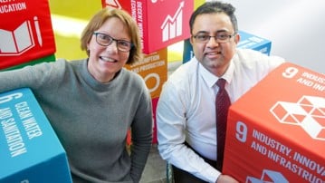 Christiane Funk och Venkata Krishna Kumar Upadhyayula