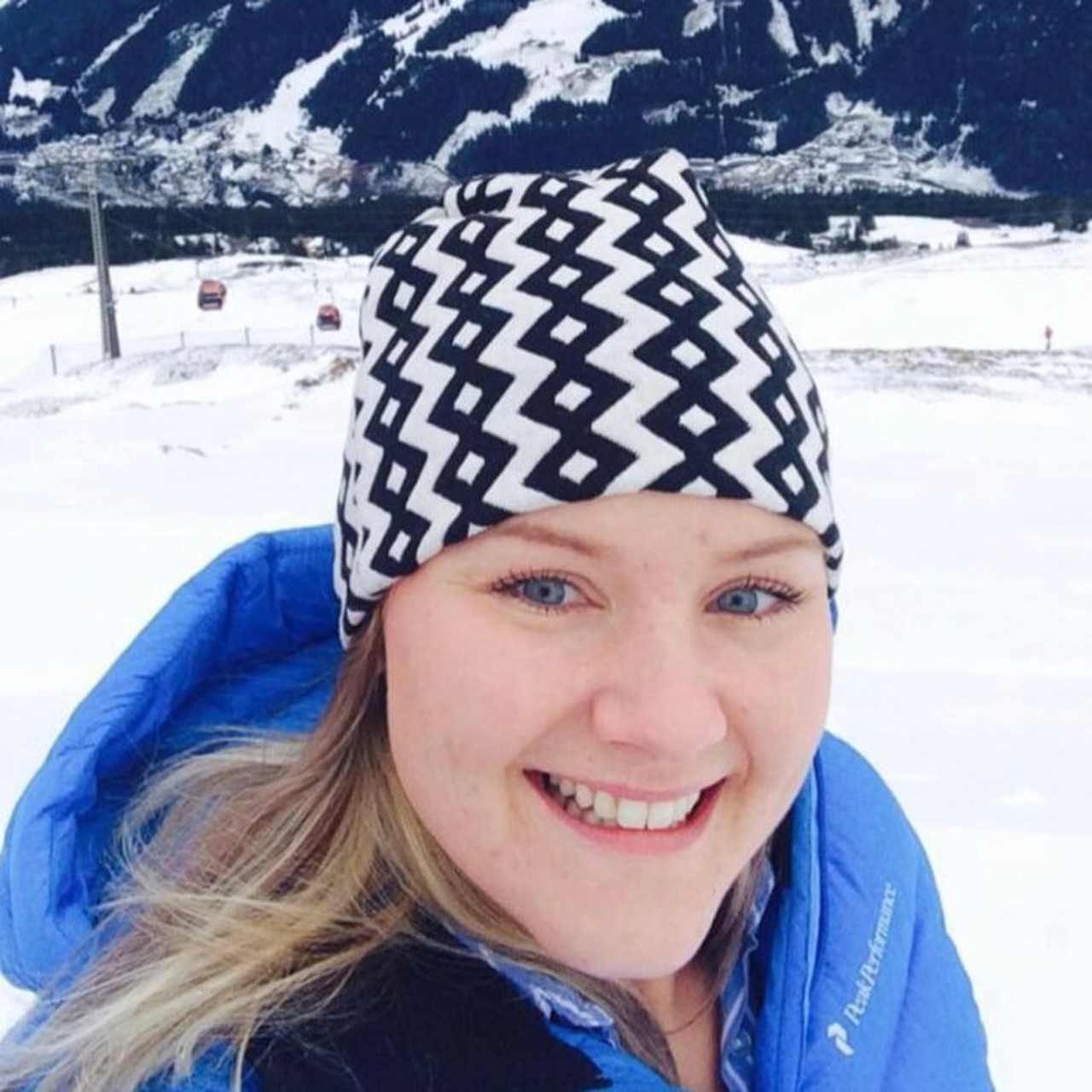 Porträttbild på Sofia Erelund, doktorand vid institutionen för kirurgisk och perioperativ vetenskav vid Umeå Universitet