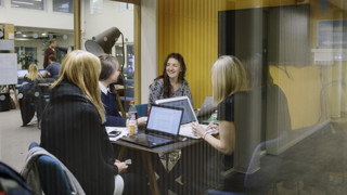 Bild på studenter