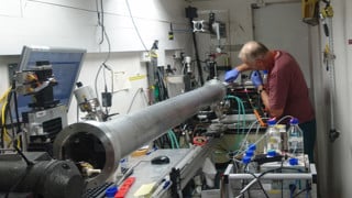 Neutronreflektometer vid ISIS forskningsanläggning i England.